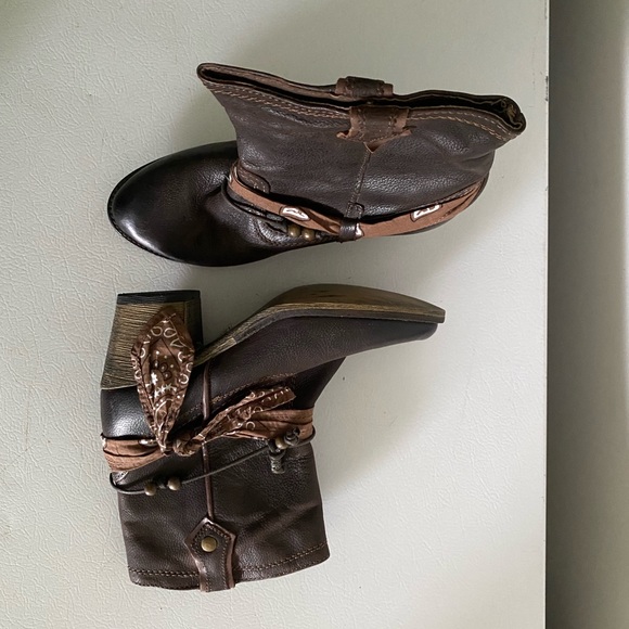 🌿 Cowboy Boots - Picture 3 of 3